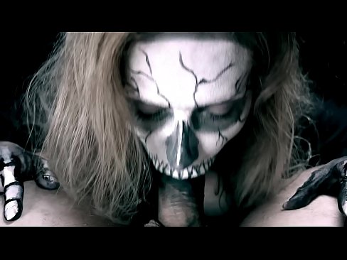 ❤️ Demona knabino suĉanta kokon per sia nigra buŝo kaj glutante kumon. ❤️ Seksofilmeto ĉe eo.yinshuabang.top